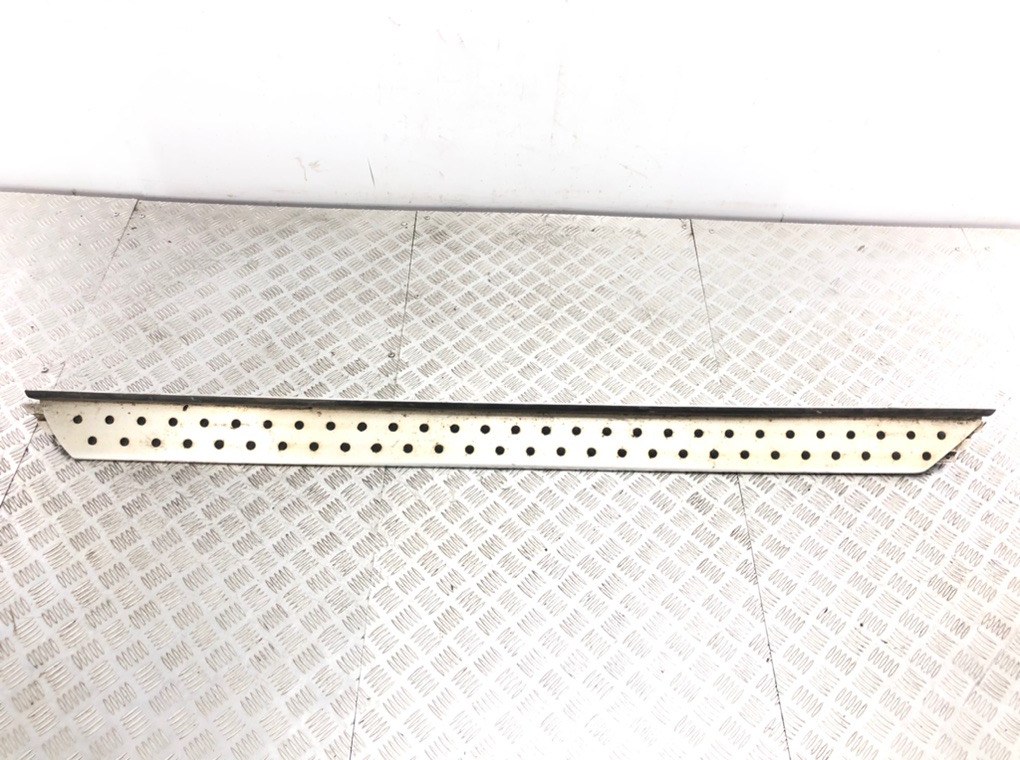 Накладка на порог бу для BMW X5 E53 3.0 i, 2003 г.