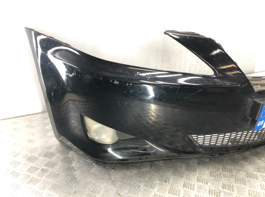 Бампер передний бу для Lexus IS  2.2 TD,  2005 г.