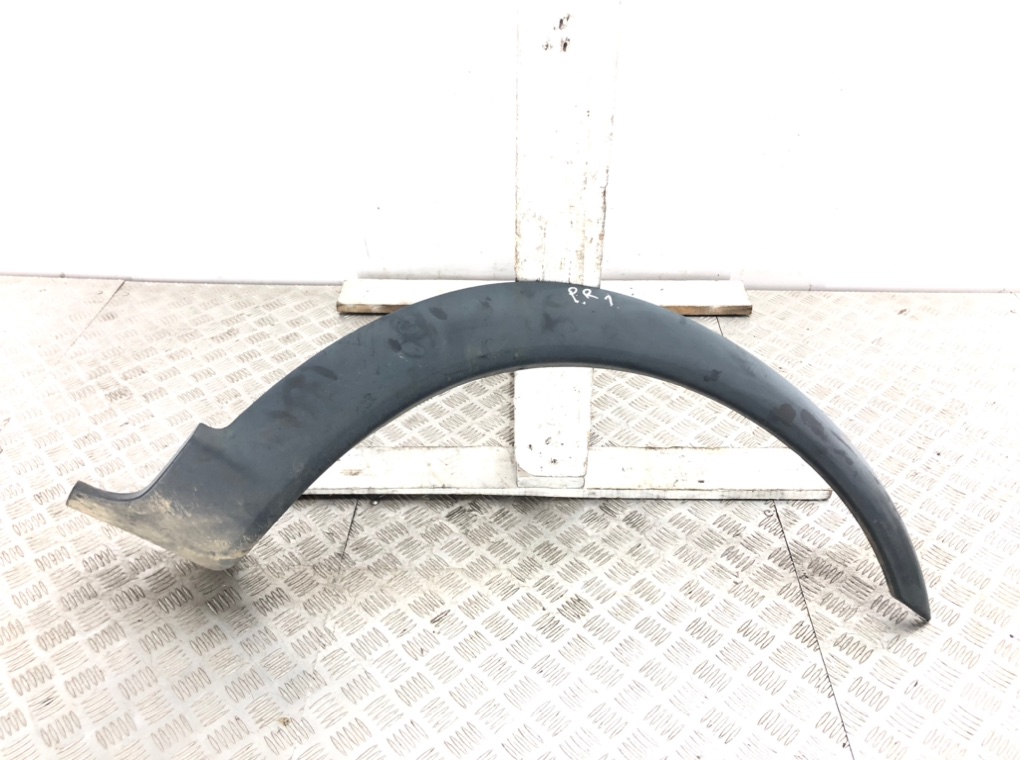 Молдинг крыла переднего правого бу для Volvo XC70 2.4 Ti, 2002 г.