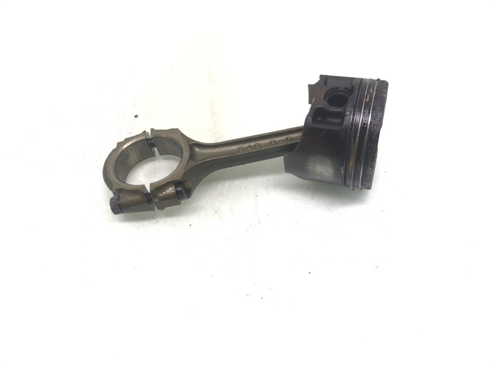 Поршень бу для Suzuki SX4 1.6 i, 2010 г.