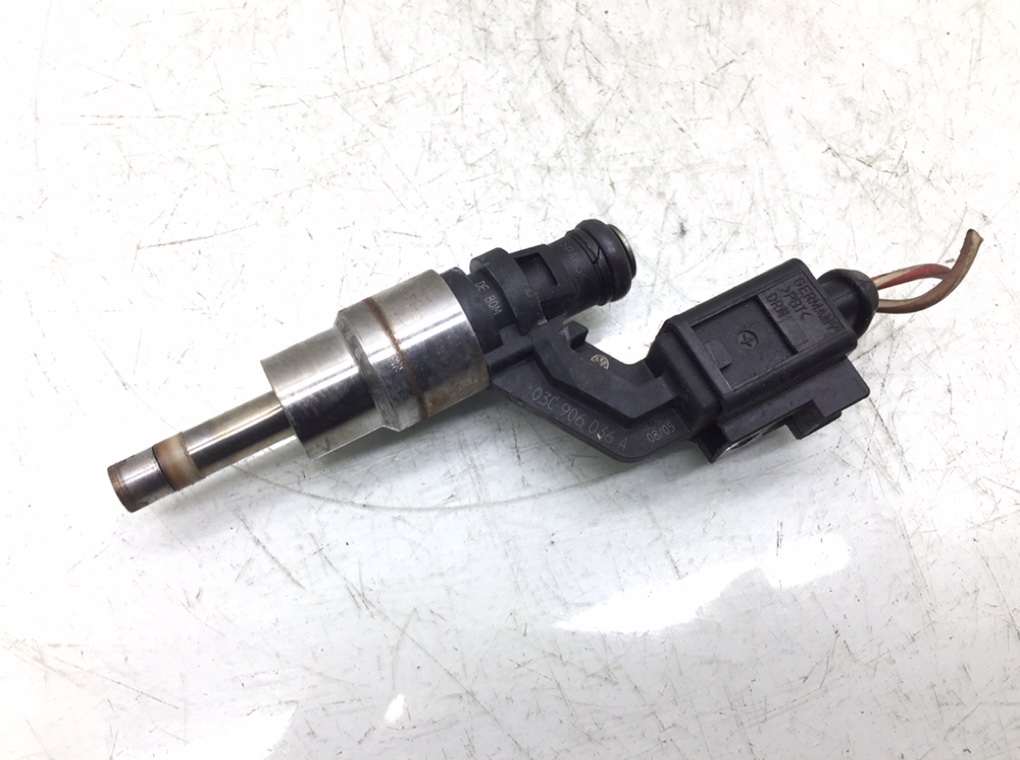 Форсунка бу для Volkswagen Golf 5 1.6 FSI, 2005 г. Форсунка бу для Volkswagen Golf 5 1.6 FSI, 2005 г.