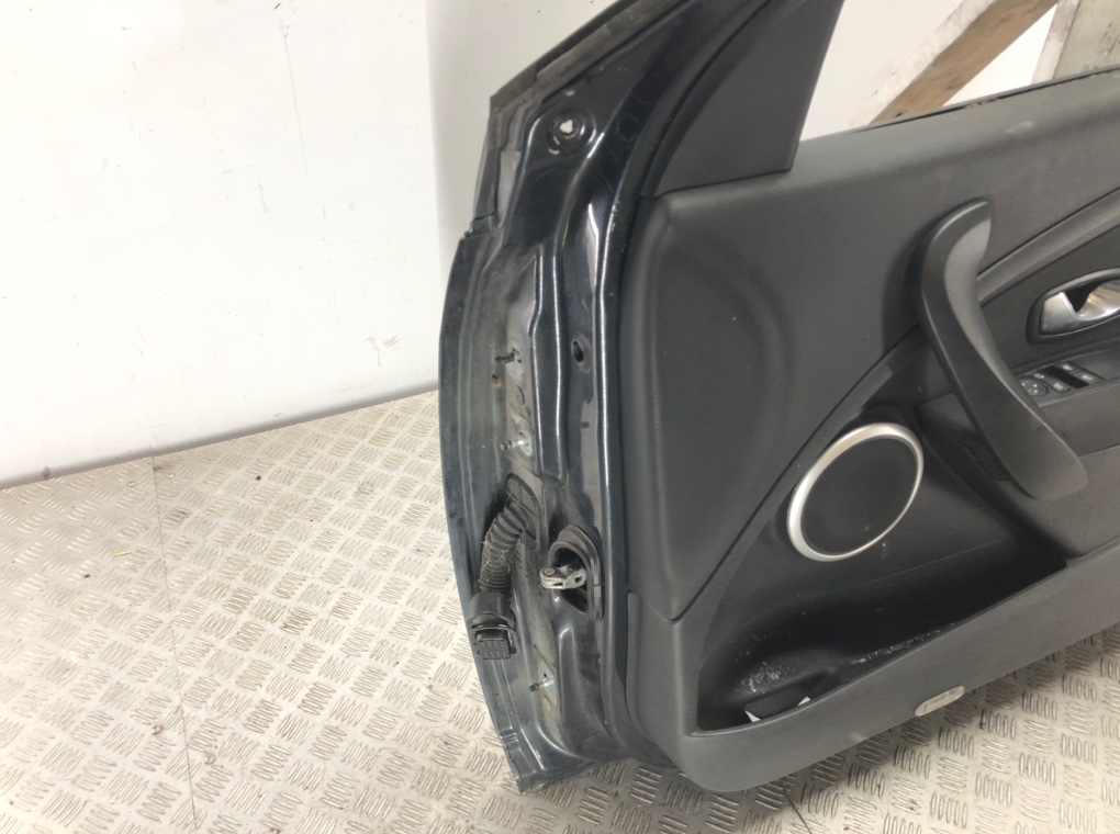 Дверь передняя правая бу для Renault Megane  1.5 DCi,  2011 г.