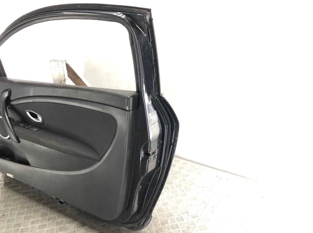 Дверь передняя правая бу для Renault Megane  1.5 DCi,  2011 г.