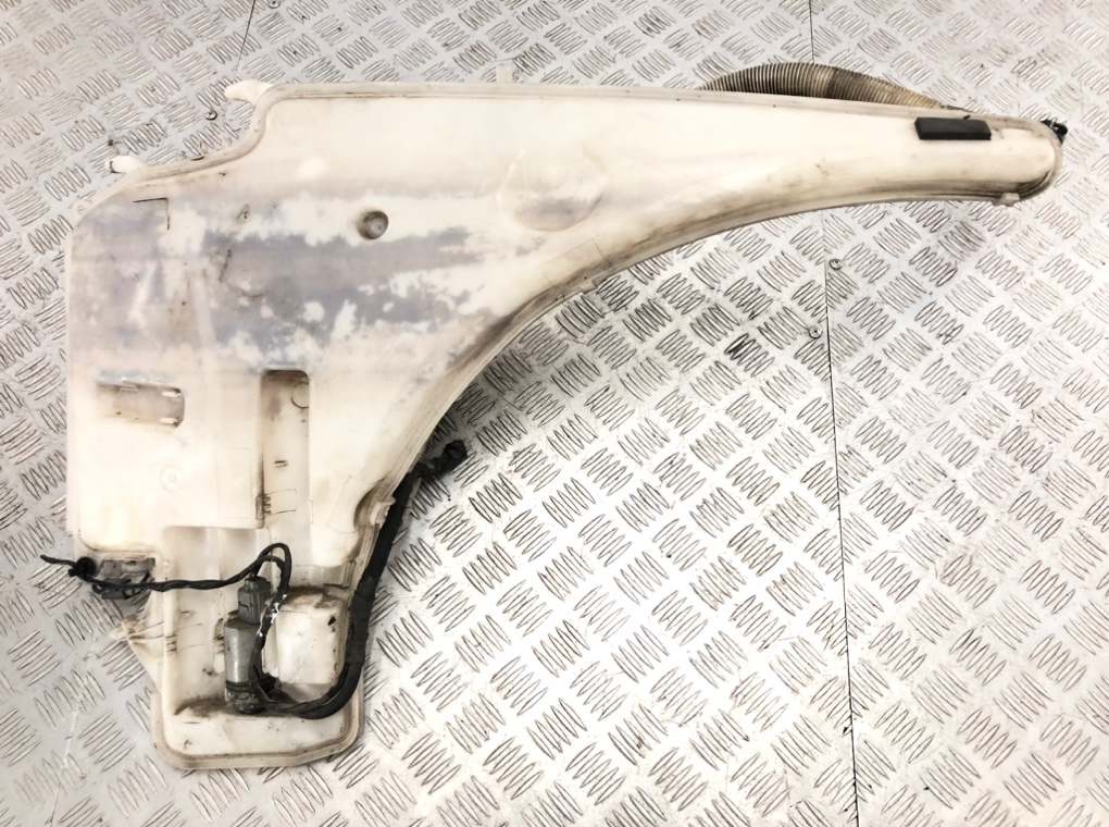 Бачок омывателя бу для BMW 3 E90/E91/E92/E93 2.0 i,  2008 г.