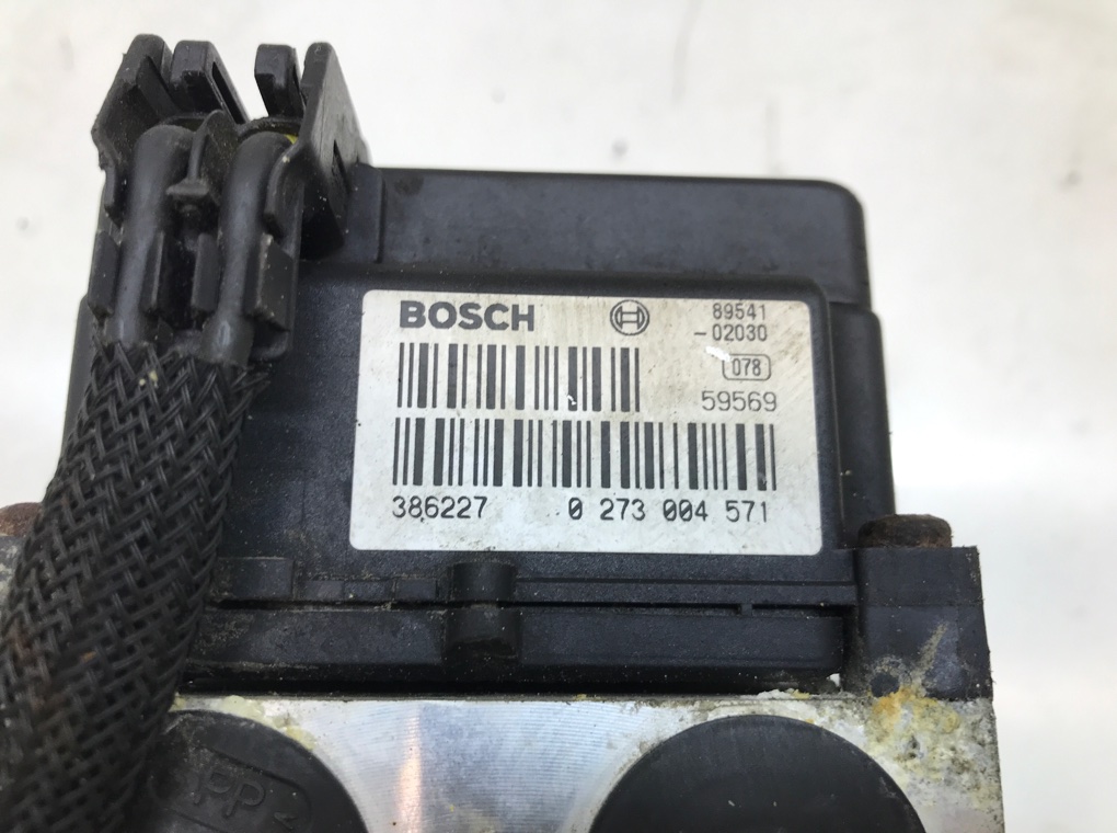 Блок ABS бу для Toyota Corolla  2.0 D-4D,  2004 г.