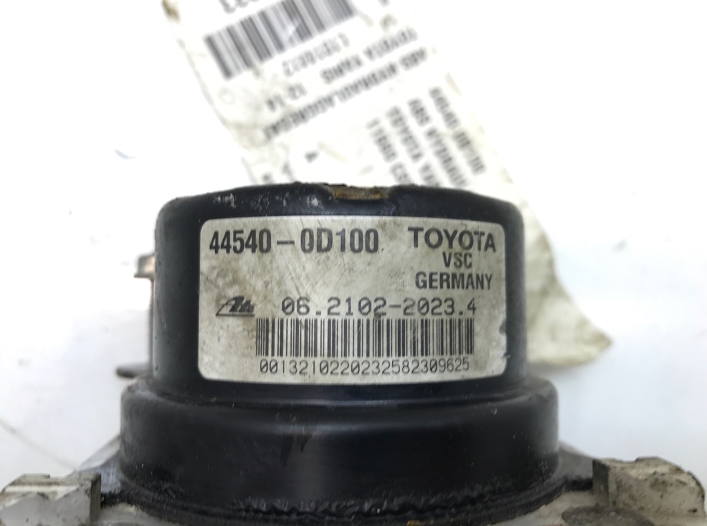 Блок ABS бу для Toyota Yaris XP130 1.5 i,  2016 г.