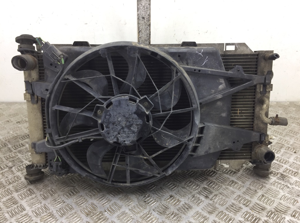 Кассета радиаторов бу для Ford Focus 1 1.6 i, 2003 г.