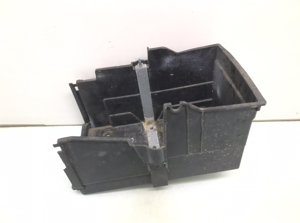 Полка аккумулятора бу для Ford Focus 2 1.8 i, 2007 г.