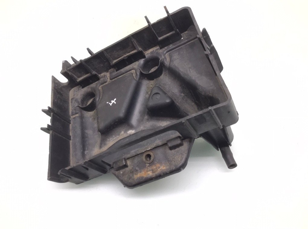 Полка аккумулятора бу для Seat Ibiza  1.4 i,  2006 г.
