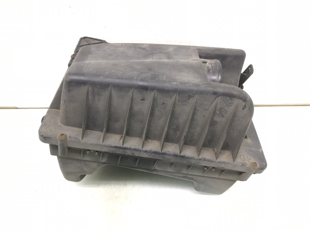 Корпус воздушного фильтра бу для Opel Astra H 1.6 i, 2004 г. Корпус воздушного фильтра бу для Opel Astra H 1.6 i, 2004 г.