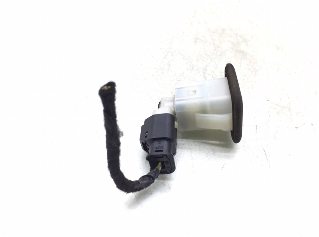 Кнопка открытия багажника бу для Citroen C4 Picasso  1.6 HDi,  2015 г.