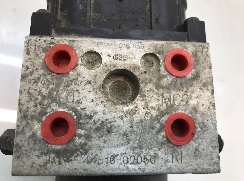 Блок ABS бу для Toyota Corolla  1.4 i,  2003 г.