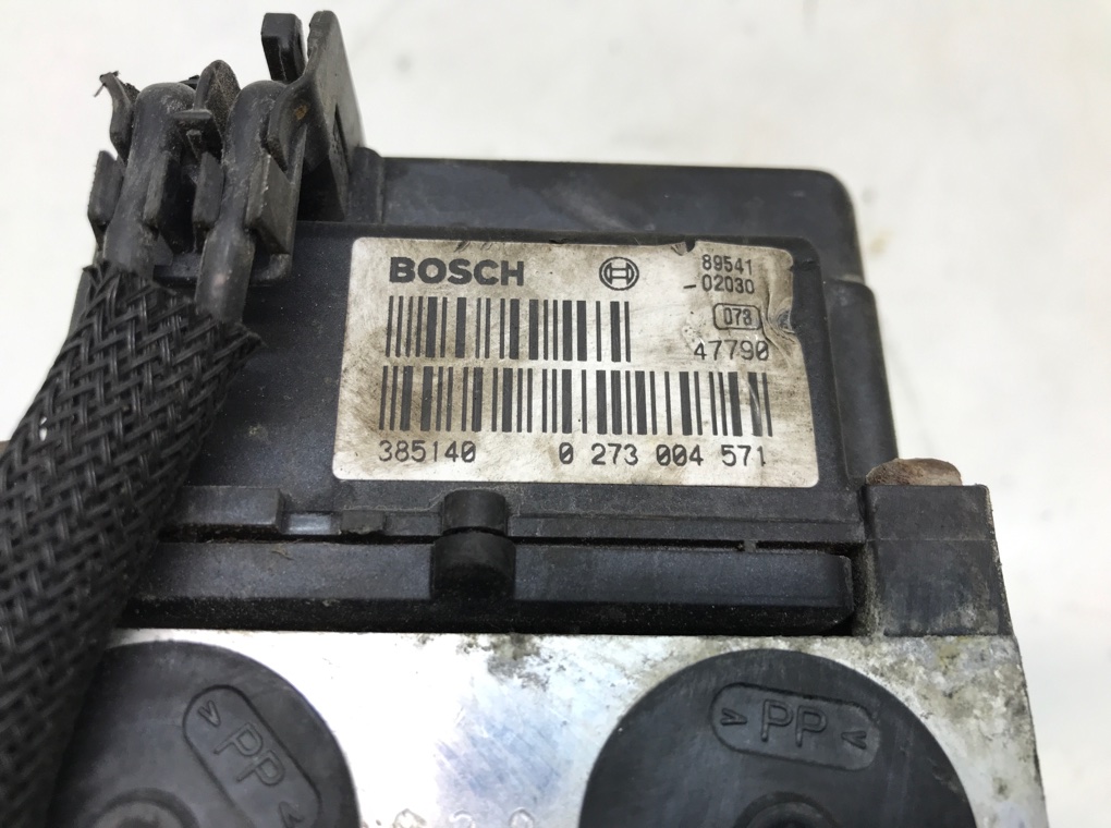 Блок ABS бу для Toyota Corolla  2.0 D-4D,  2004 г.