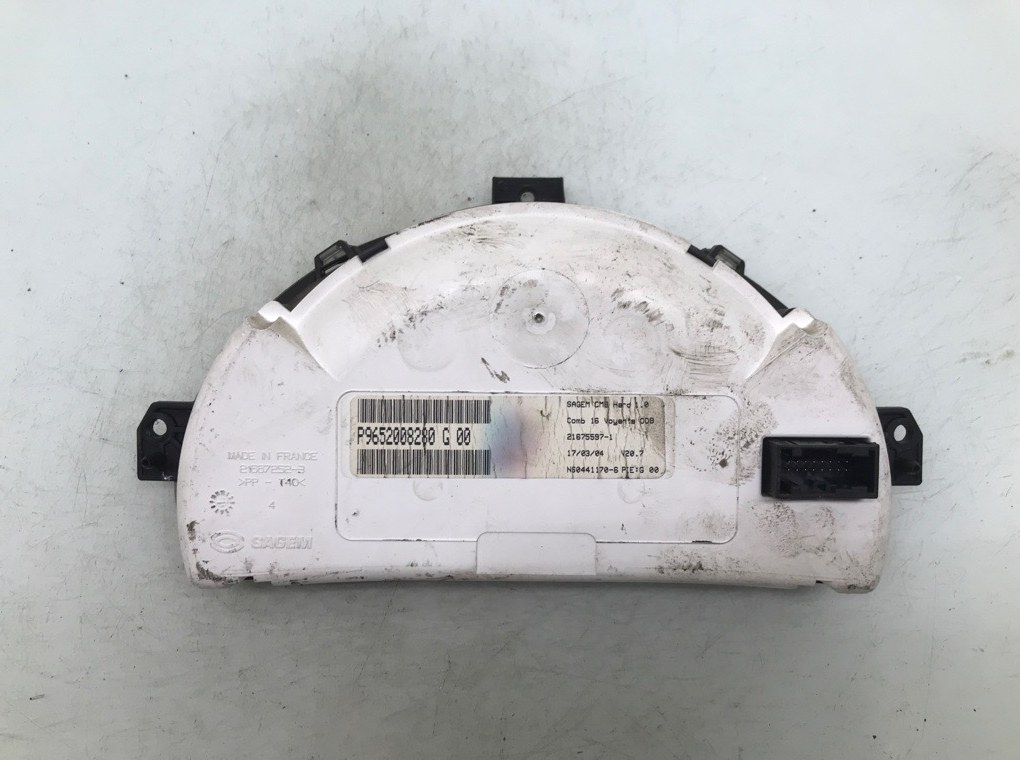 Щиток приборов (приборная панель) бу для Citroen C3  1.4 HDi,  2004 г.