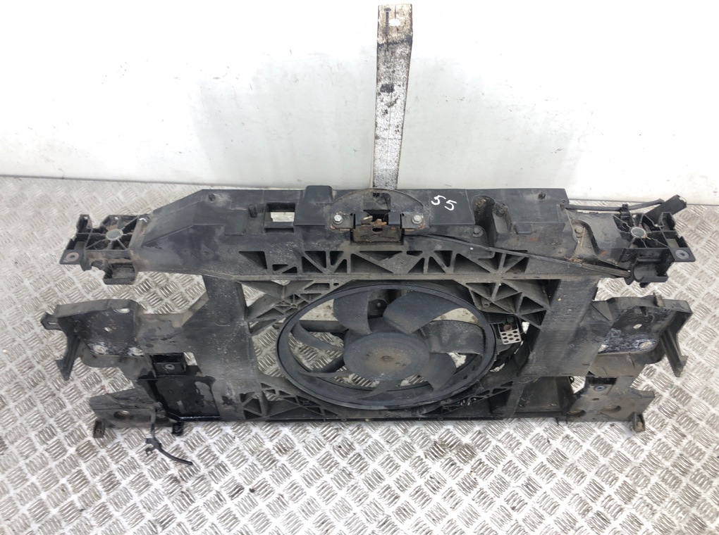 Панель передняя (телевизор) бу для Renault Scenic 3 1.5 DCi,  2010 г.