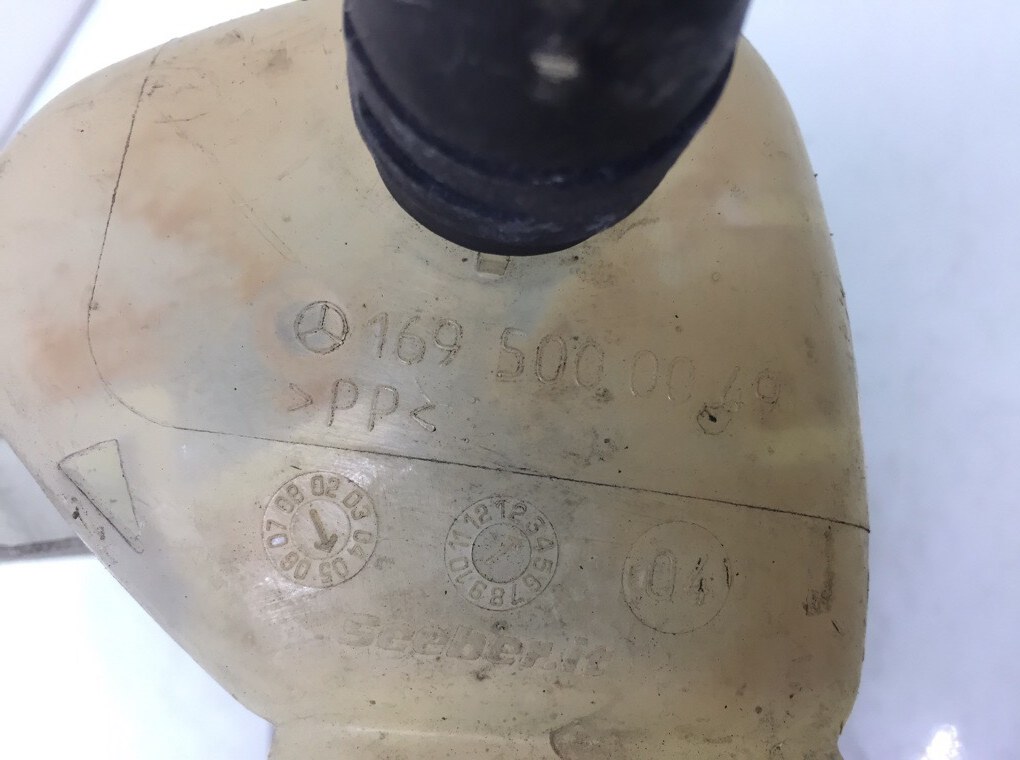 Бачок расширительный бу для Mercedes A W169 2.0 CDi,  2005 г.