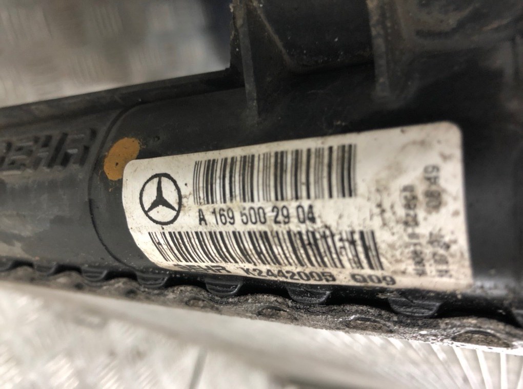 Радиатор (основной) бу для Mercedes B W245 2.0 CDi,  2007 г.