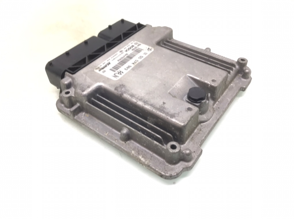 Блок управления двигателем бу для Opel Insignia 2.0 CDTi, 2009 г. Блок управления двигателем бу для Opel Insignia 2.0 CDTi, 2009 г.