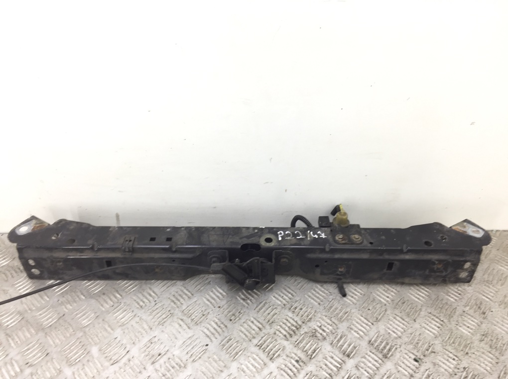 Планка под капот бу для Opel Insignia 2.0 CDTi, 2009 г.