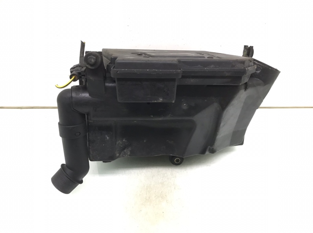 Корпус воздушного фильтра бу для Volvo V40 2.0 i, 1997 г. Корпус воздушного фильтра бу для Volvo V40 2.0 i, 1997 г.