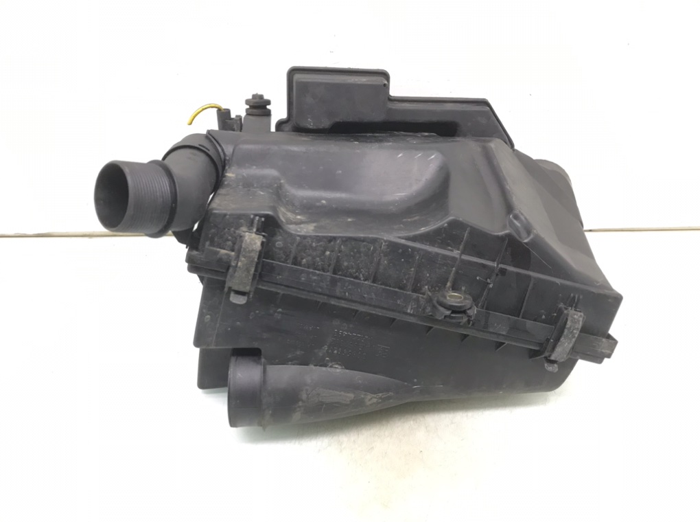 Корпус воздушного фильтра бу для Volvo V40 2.0 i, 1997 г. Корпус воздушного фильтра бу для Volvo V40 2.0 i, 1997 г.