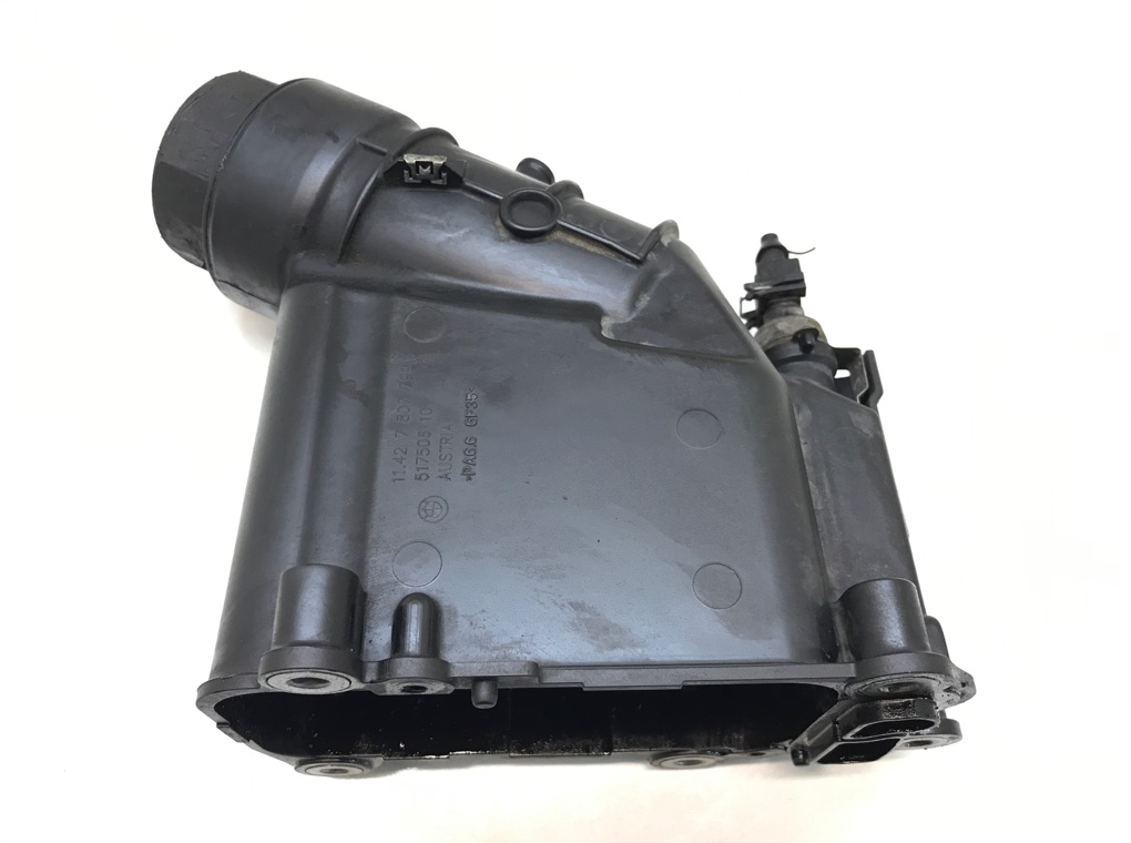 Корпус масляного фильтра бу для BMW 3 E90/E91/E92/E93 2.0 TD,  2009 г.