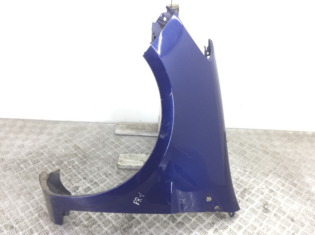Крыло переднее левое бу для Renault Clio 1.2 i, 2007 г.