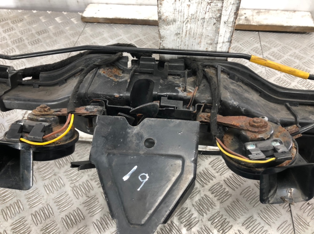 Панель передняя (телевизор) бу для Mercedes A W169 2.0 CDi,  2007 г.