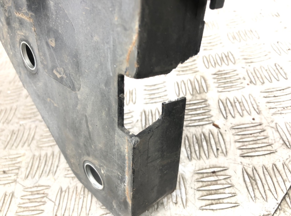 Панель передняя (телевизор) бу для Renault Modus  1.4 i,  2005 г.