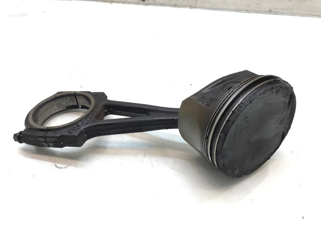 Поршень бу для Opel Corsa C 1.2 i,  2001 г.