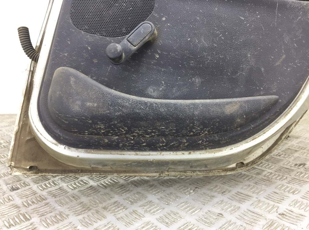 Дверь задняя правая бу для Peugeot 206  2.0 HDi,  2003 г.