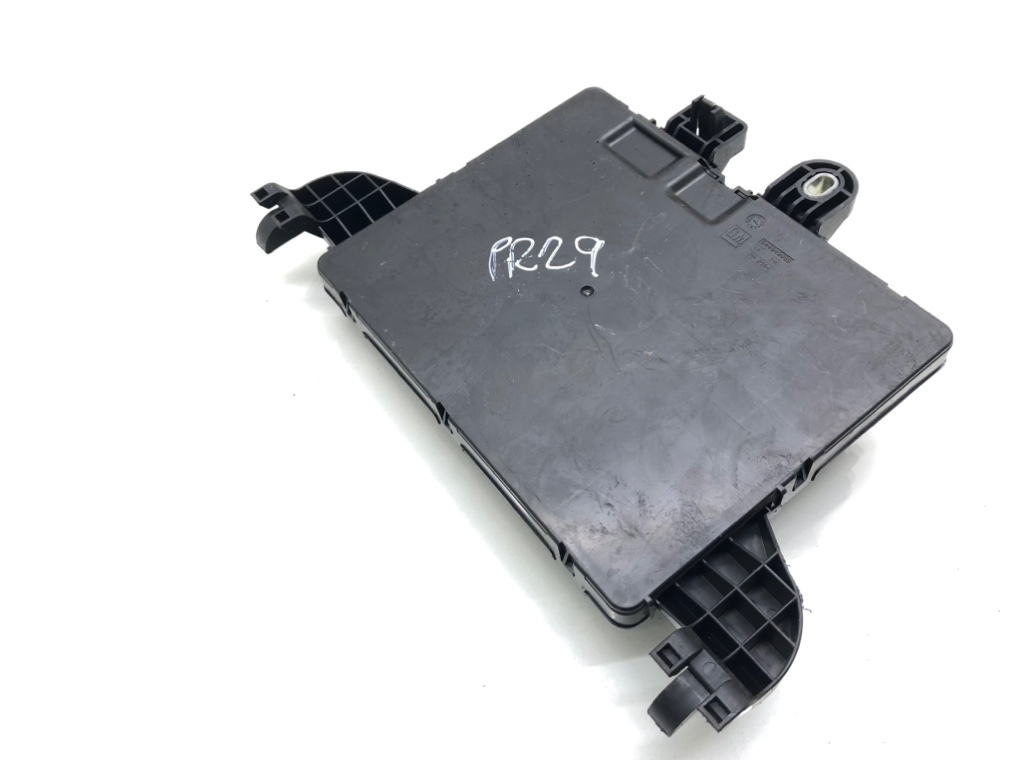 Блок предохранителей бу для Opel Insignia 2.0 CDTi, 2011 г. Блок предохранителей бу для Opel Insignia 2.0 CDTi, 2011 г.