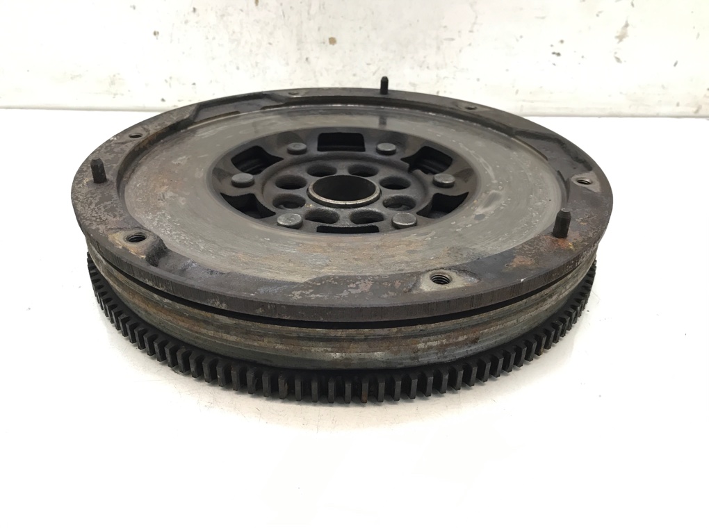 Маховик бу для Saab 9-3 2.0 Ti, 2004 г. Маховик бу для Saab 9-3 2.0 Ti, 2004 г.