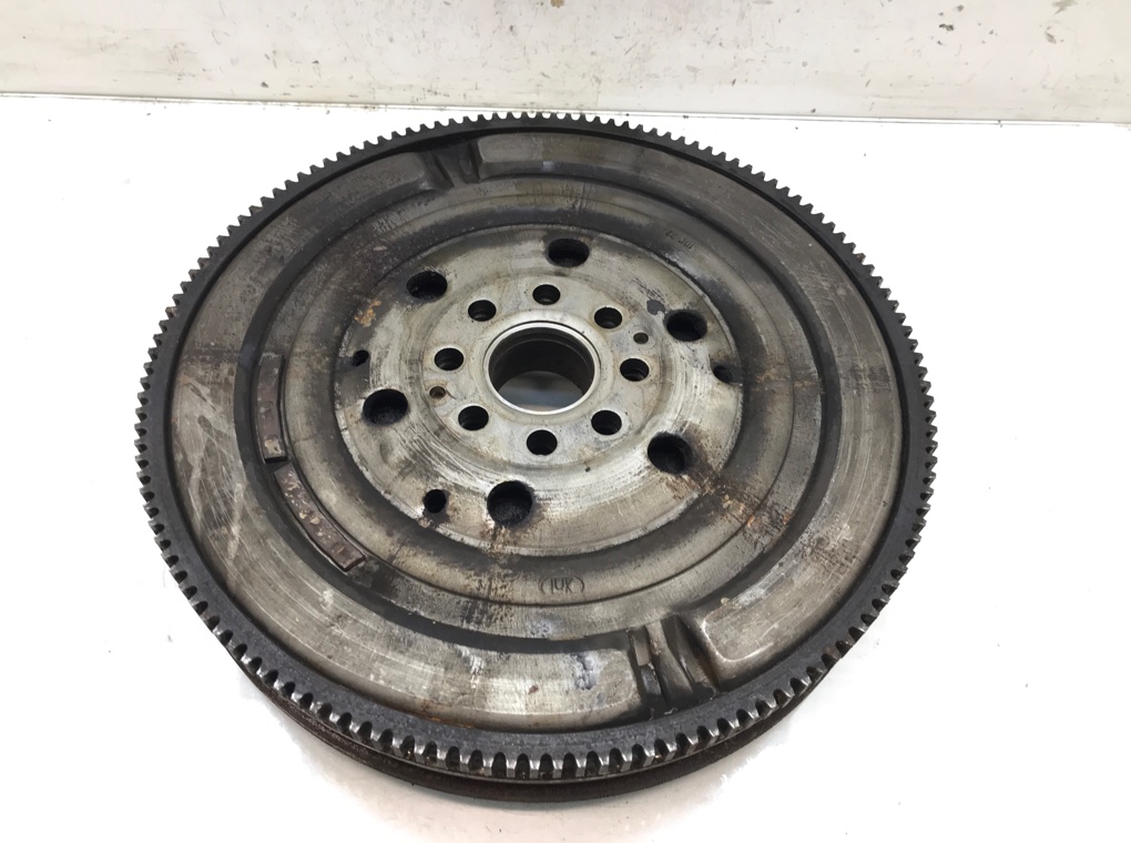 Маховик бу для Saab 9-3 2.0 Ti, 2004 г. Маховик бу для Saab 9-3 2.0 Ti, 2004 г.