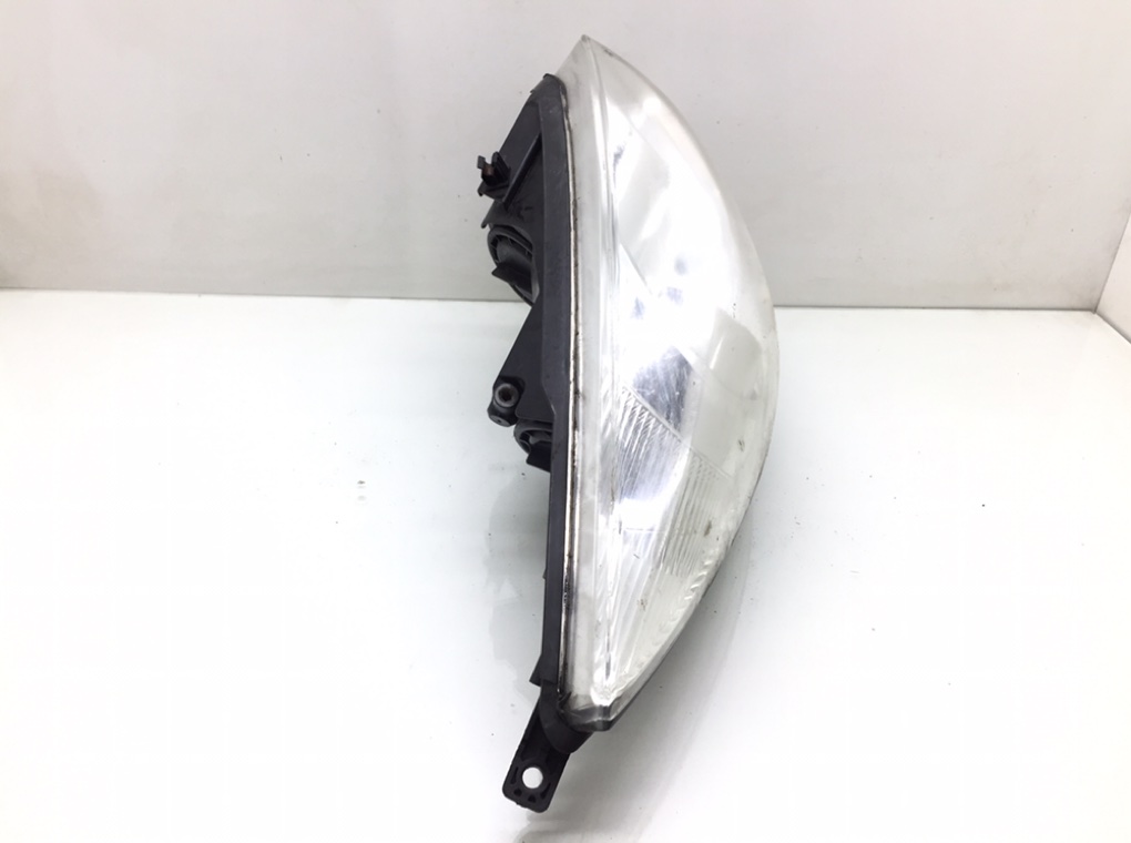 Фара правая бу для Kia Venga  1.4 CRDi,  2011 г.