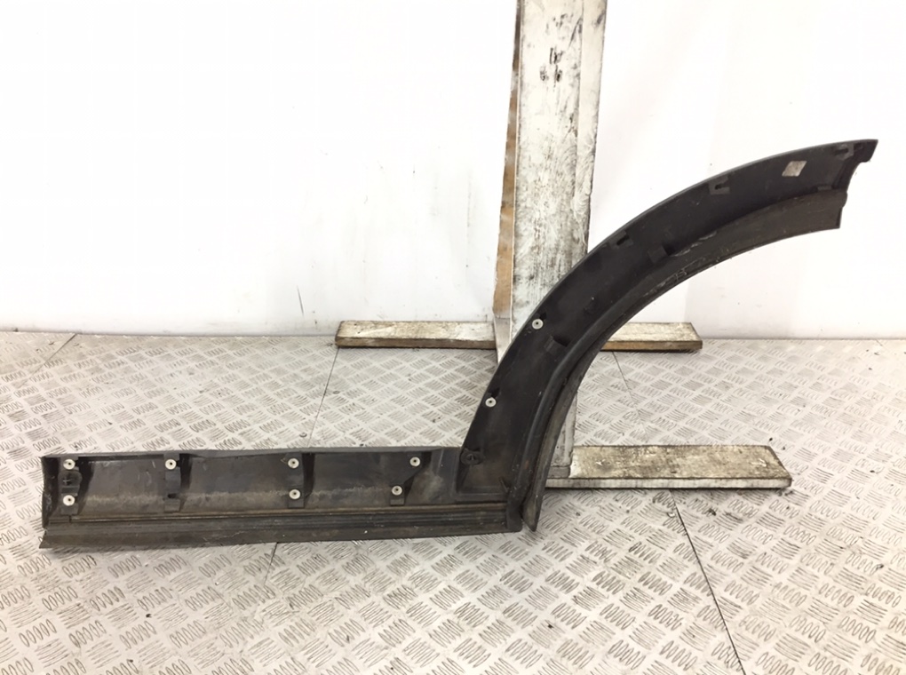 Молдинг крыла заднего правого бу для Land Rover Discovery 3 2.7 TD,  2005 г.