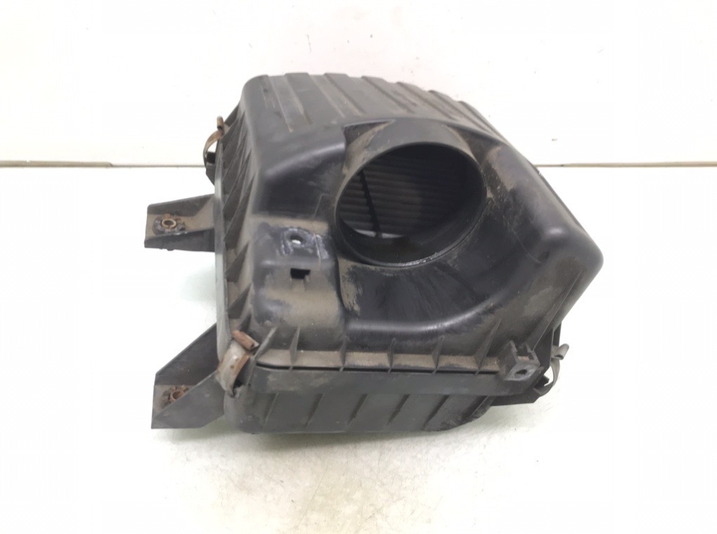 Корпус воздушного фильтра бу для Suzuki Grand Vitara FT 1.6 i,  2004 г.