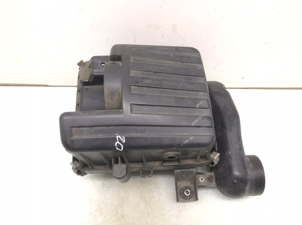 Корпус воздушного фильтра бу для Suzuki Grand Vitara FT 1.6 i,  2004 г.
