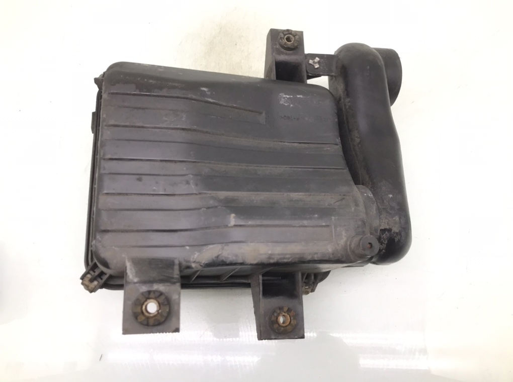 Корпус воздушного фильтра бу для Suzuki Grand Vitara FT 1.6 i,  2004 г.