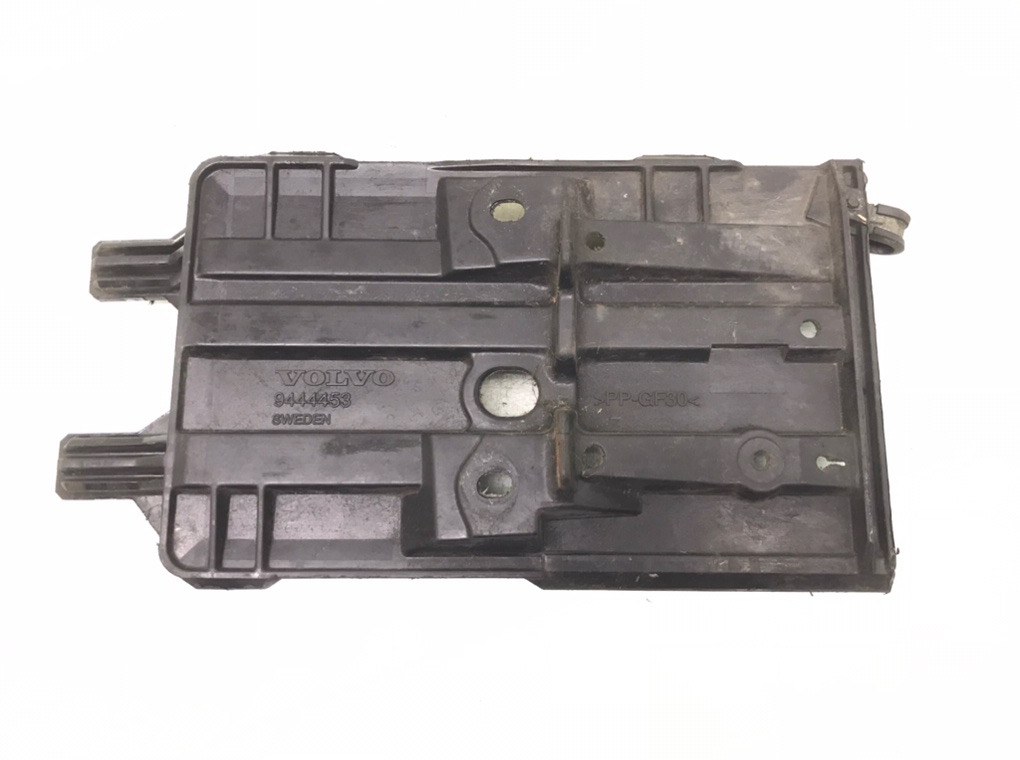 Полка аккумулятора бу для Volvo V70  2.4 i,  1999 г.