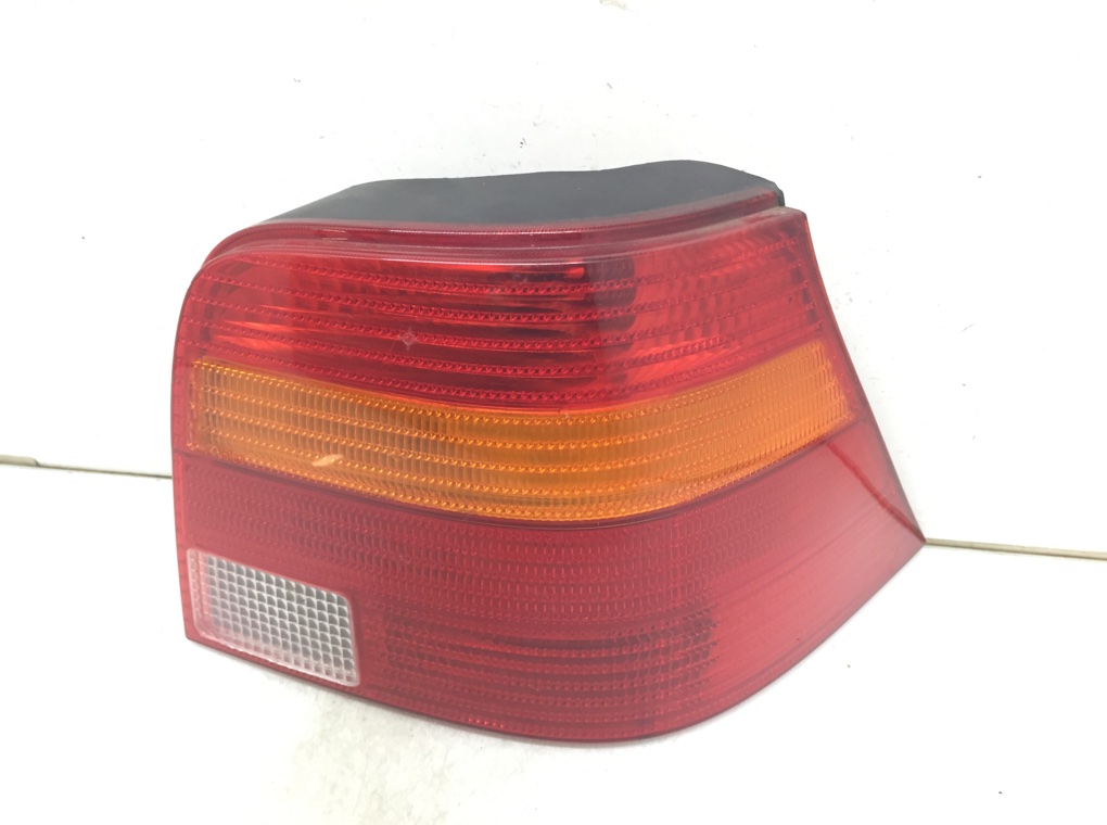 Фонарь задний правый бу для Volkswagen Golf 4 1.6 i, 1998 г.