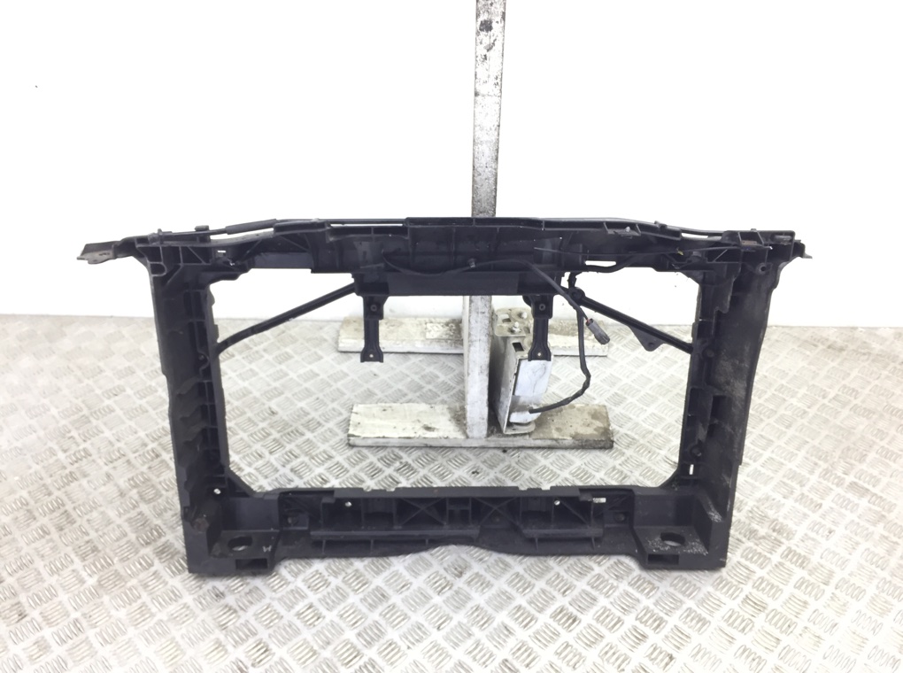 Панель передняя (телевизор) бу для Mazda 6  2 2.2 TD,  2010 г.