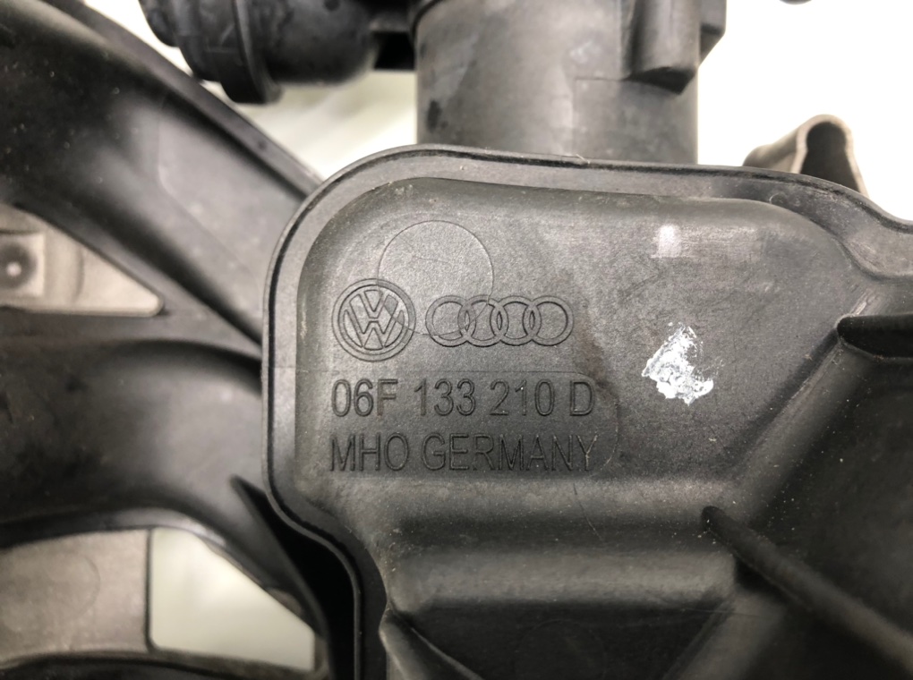 Коллектор впускной бу для Volkswagen Golf 5 2.0 FSI,  2004 г.