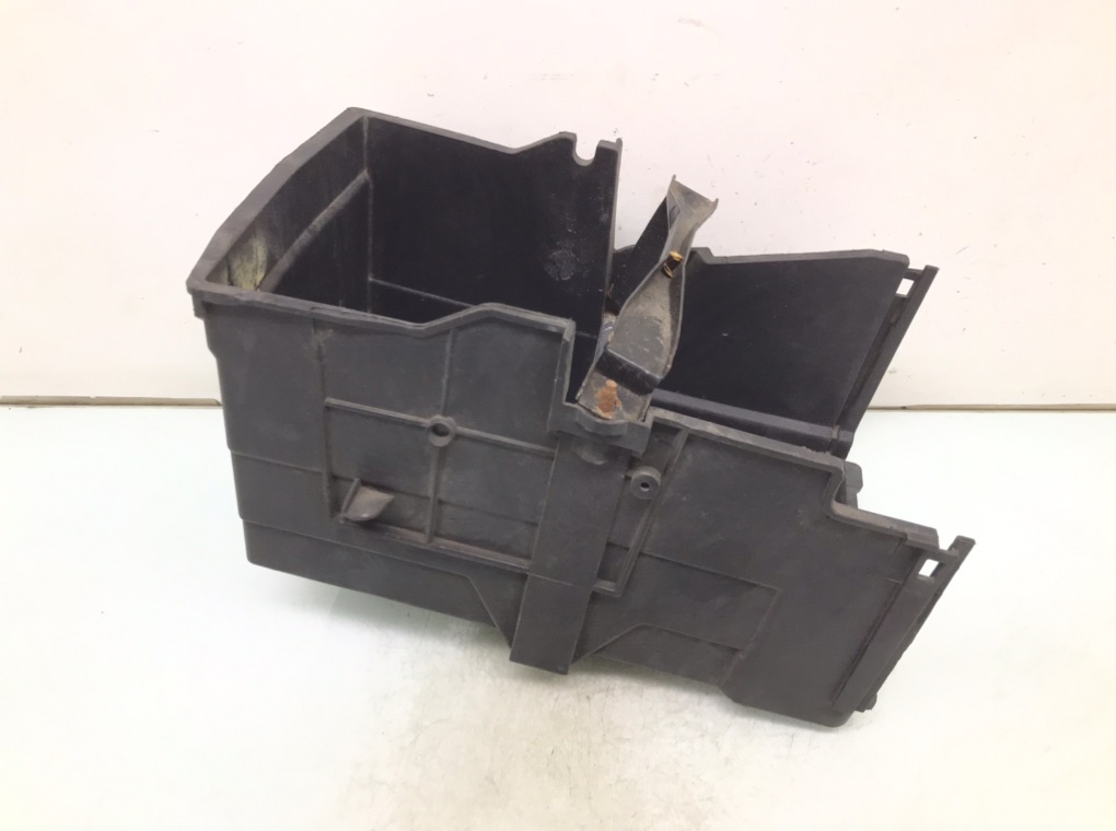 Полка аккумулятора бу для Ford Focus 2 2.0 TDCi, 2010 г.