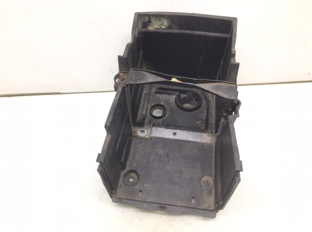 Полка аккумулятора бу для Ford Focus 2 2.0 TDCi, 2010 г. Полка аккумулятора бу для Ford Focus 2 2.0 TDCi, 2010 г.