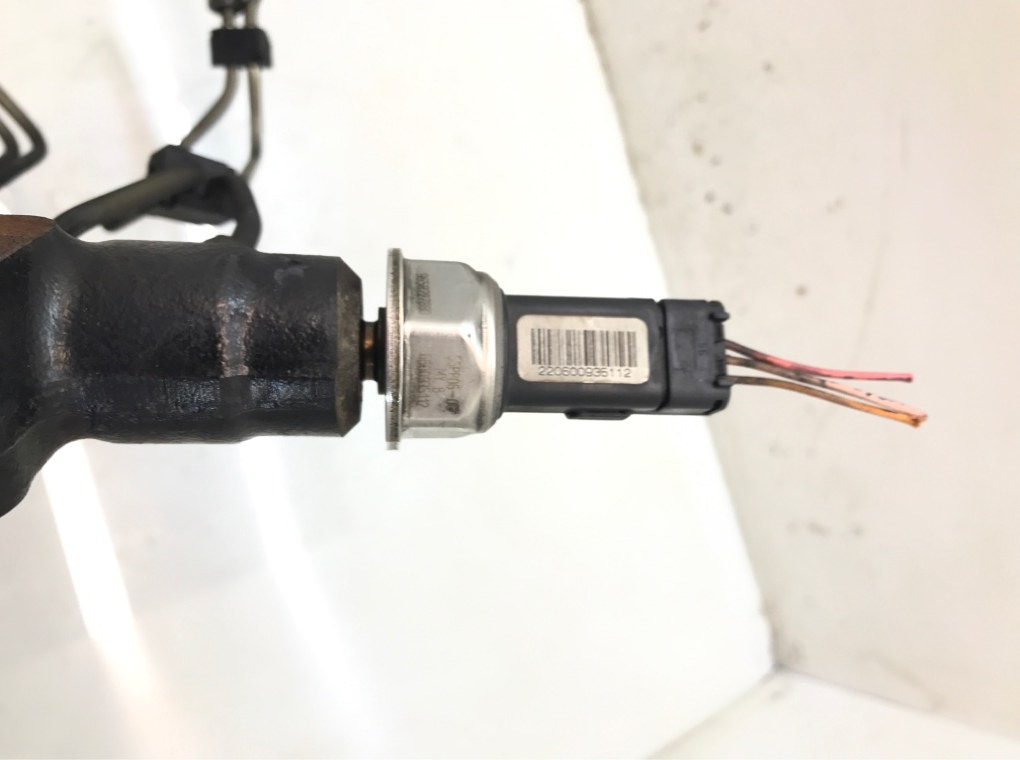 Топливная рампа бу для Peugeot 206 9654592680, 2006 Топливная рампа бу для Peugeot 206 1.6 HDi, 2006 г.