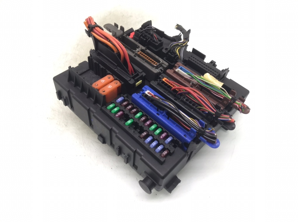 Блок предохранителей бу для Cadillac BLS 2.0 i, 2006 г. Блок предохранителей бу для Cadillac BLS 2.0 i, 2006 г.