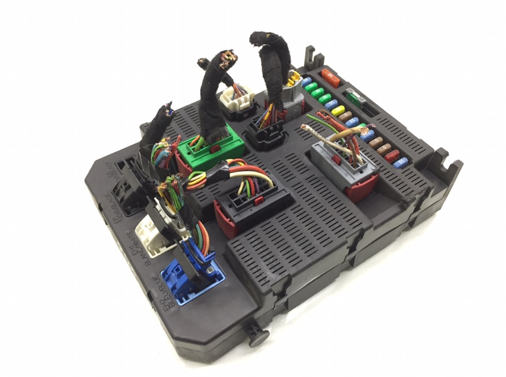 Блок комфорта бу для Peugeot 207 1.4 i, 2006 г.