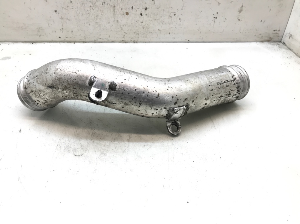 Патрубок интеркулера бу для Volvo XC90 2.4 D5, 2004 г.