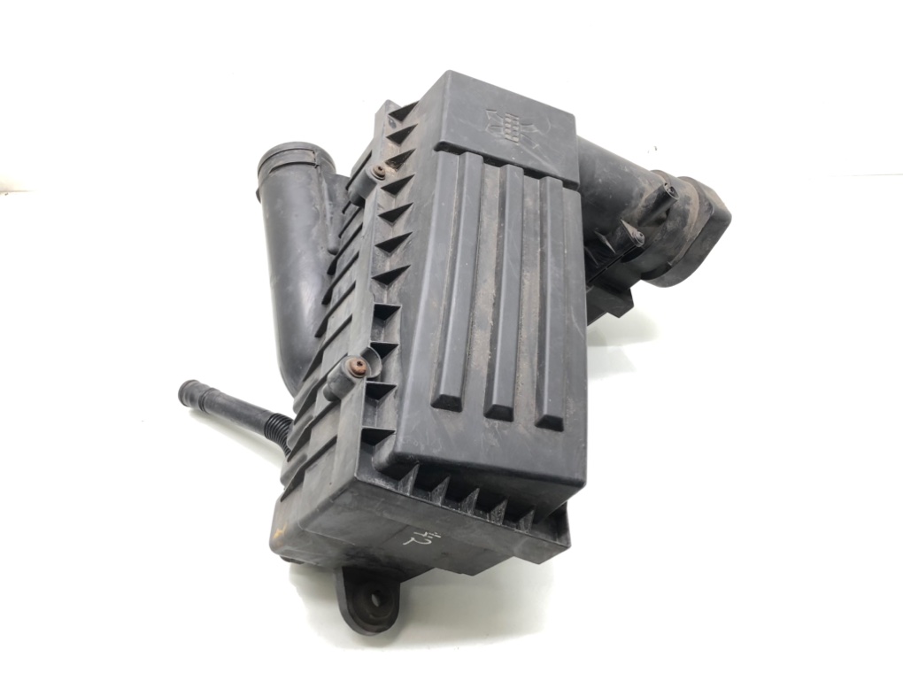 Корпус воздушного фильтра бу для Volkswagen Golf 5 2.0 TDi, 2006 г. Корпус воздушного фильтра бу для Volkswagen Golf 5 2.0 TDi, 2006 г.